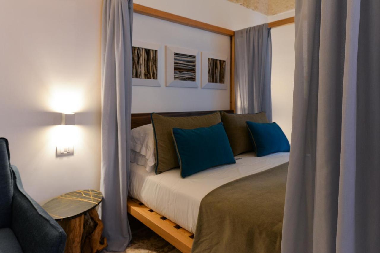 B-Welcome Rooms Of Charme E Relax Polignano a Mare Exteriör bild